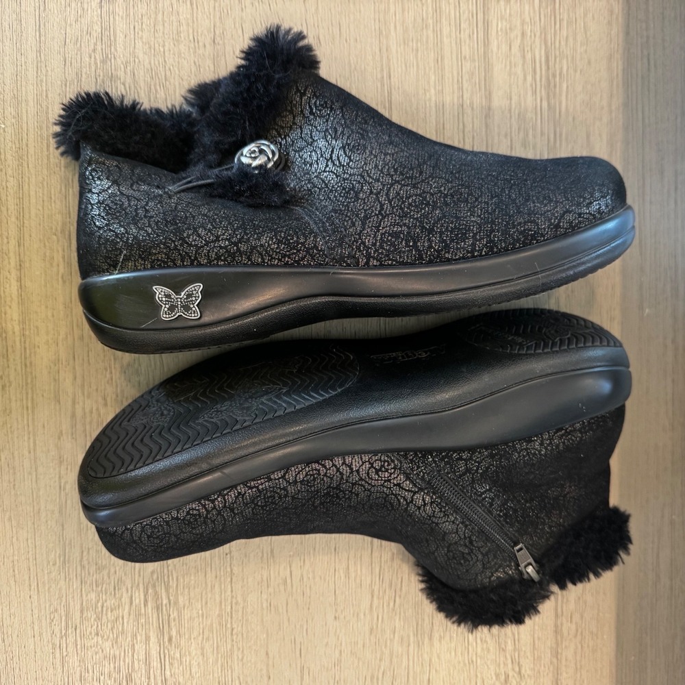 Alegria by PG Lite Merri Women 10.5 EU 41 Black Emboss Rose Faux Fur Ankle Boot